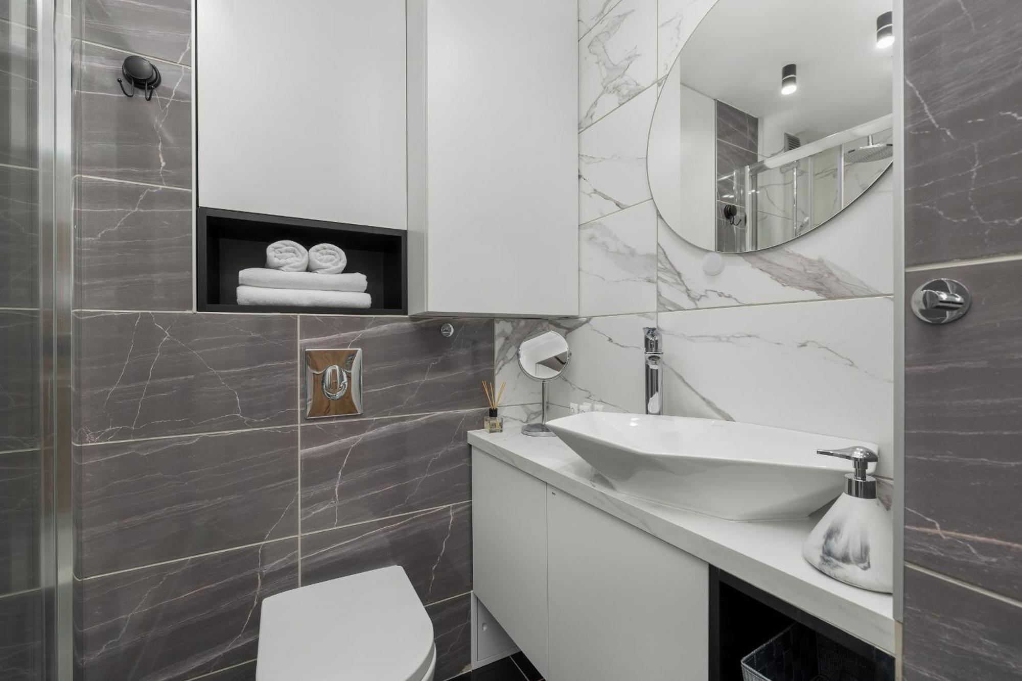 Apartment Nowoczesny Z Balkonem - Centrum - By Rent Like *